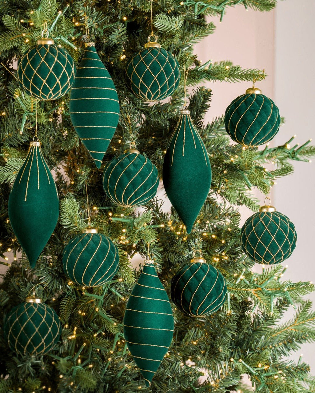 The Traditional Ornament Set